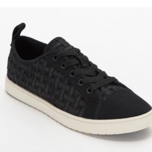 Koolaburra UGG Kellen Low lace woven denim sneaker